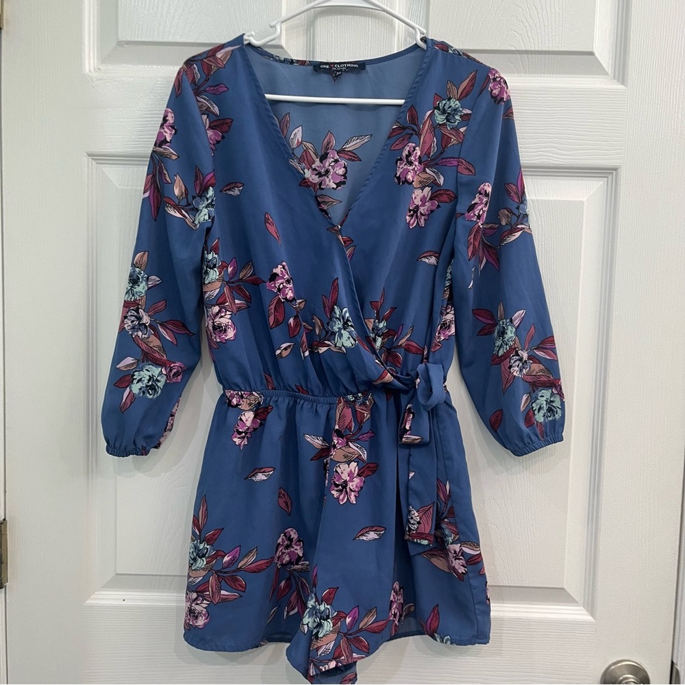 One Clothing Blue Floral V-Neck Wrap 3/4 Sleeve Women's Romper Jumper One Piece